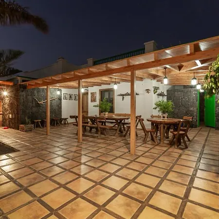 Lanzarote Olive Вилла Коста Бланка